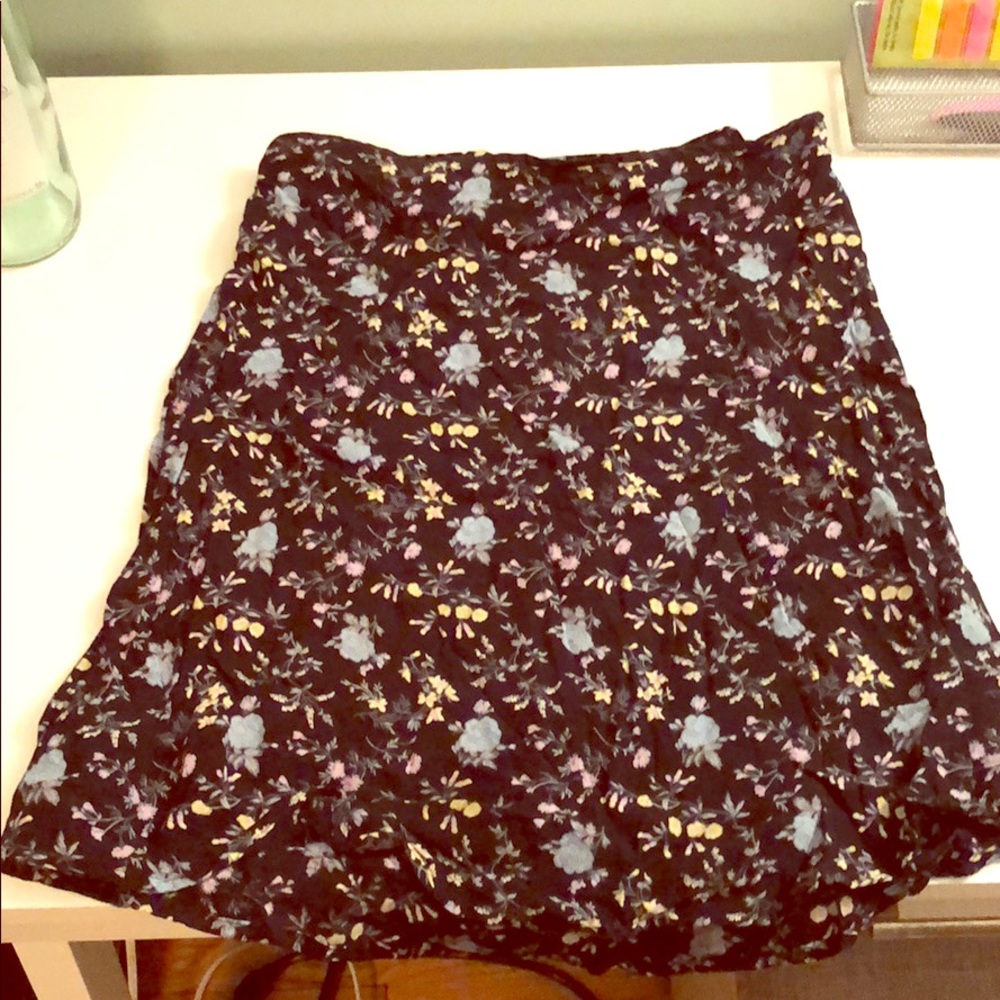 Floral mini skirt